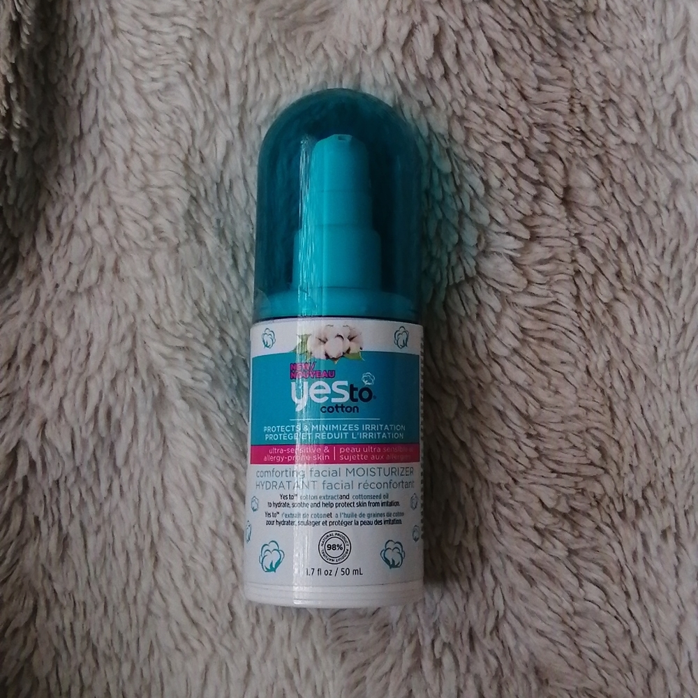 Yesto comforting facial moisturizer